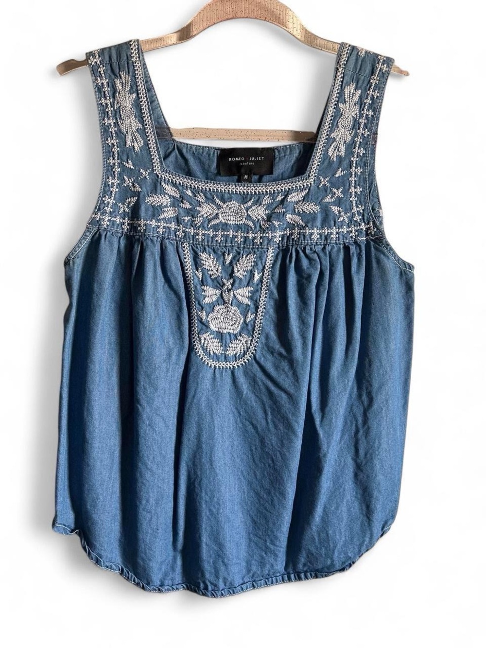 Romeo & Juliet Couture Blue Denim Embroidered Tank size M